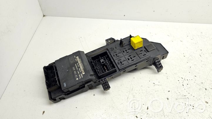 Opel Vectra C Fuse module 13181984