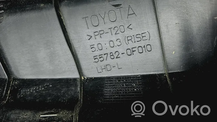 Toyota Corolla Verso AR10 Valytuvų apdaila (-os) 557810F010