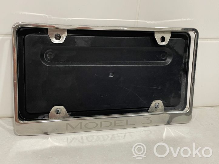 Tesla Model 3 Ramka przedniej tablicy rejestracyjnej 1096844