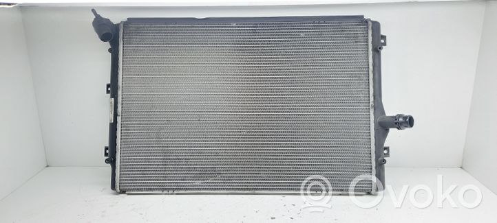 Volkswagen Touran II Радиатор охлаждающей жидкости 1K0121251