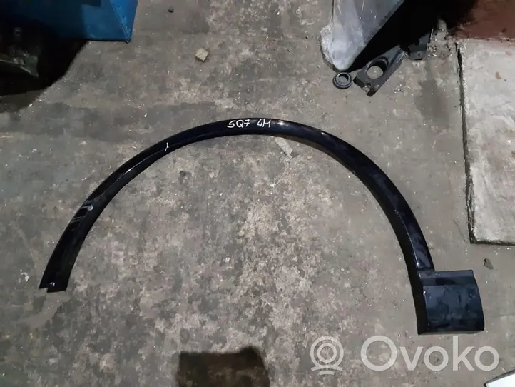 Audi Q7 4M Rivestimento passaruota anteriore 4M0853717