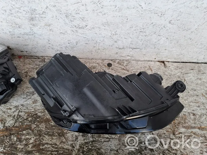 Audi A4 S4 B9 8W Set di fari/fanali 8W0941011