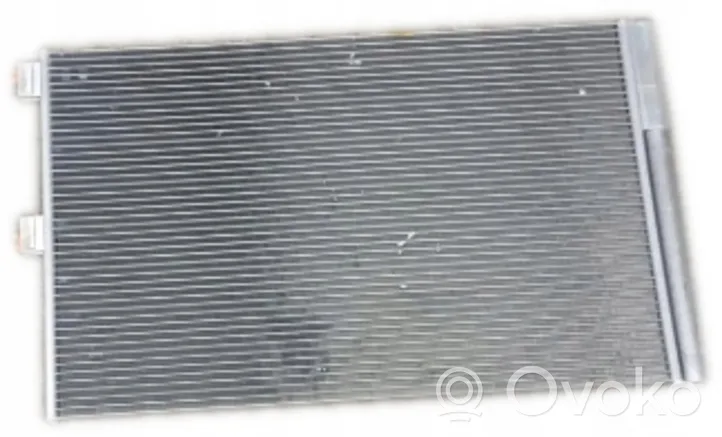 Audi Q8 Chłodnica powietrza doładowującego / Intercooler 4M0145805J