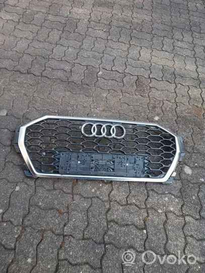 Audi Q3 F3 Grille calandre supérieure de pare-chocs avant 83F853651