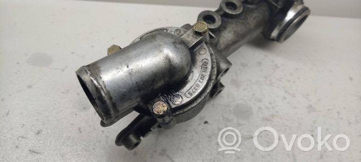 Mercedes-Benz C W203 Termostaatin kotelo 1112030473