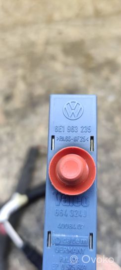 Volkswagen PASSAT B5.5 Radiateur électrique de chauffage auxiliaire 6E1963235