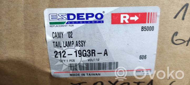 Toyota Camry Lampa tylna 083121938R