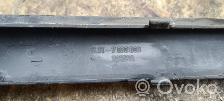 BMW 3 E46 Modanatura separatore del paraurti anteriore 7030608