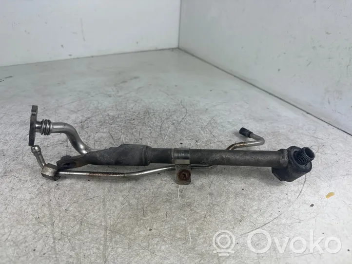 Volkswagen PASSAT B7 Manguera/tubo de aceite del turbocompresor turbo 03L145771AP