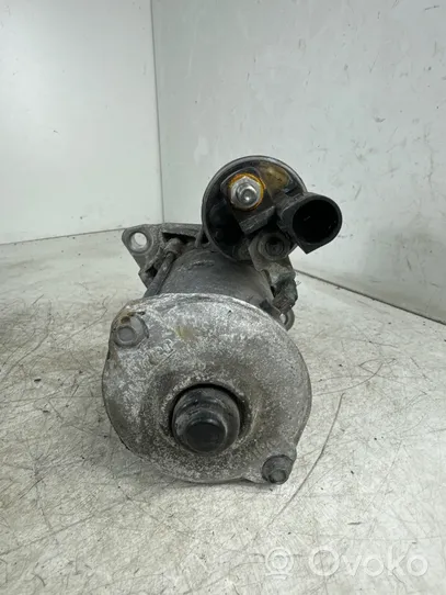 Volkswagen Golf VII Starter motor 02E911022C