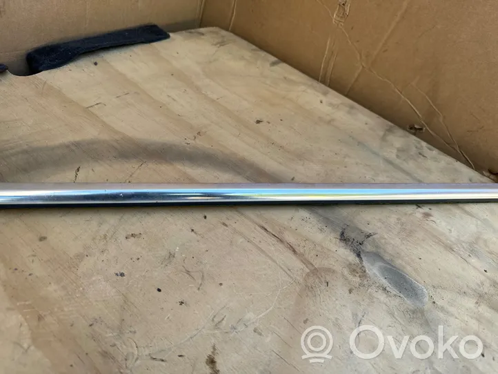 Volkswagen PASSAT B8 Rivestimento modanatura del vetro della portiera posteriore 3G5839476M