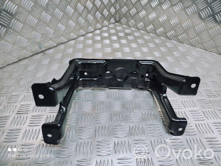 Audi A4 S4 B8 8K Staffa di montaggio della batteria 8K0802715