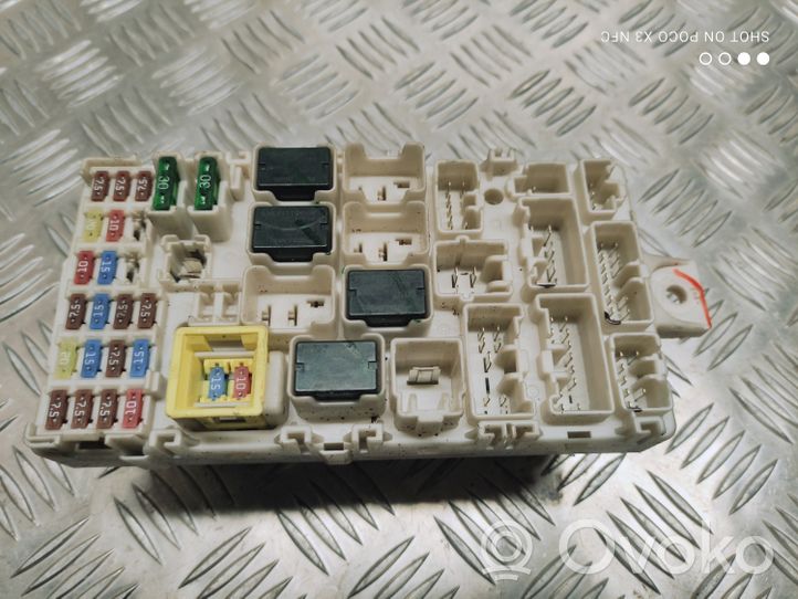 Mitsubishi Space Star Fuse module G8C933ME0Z09