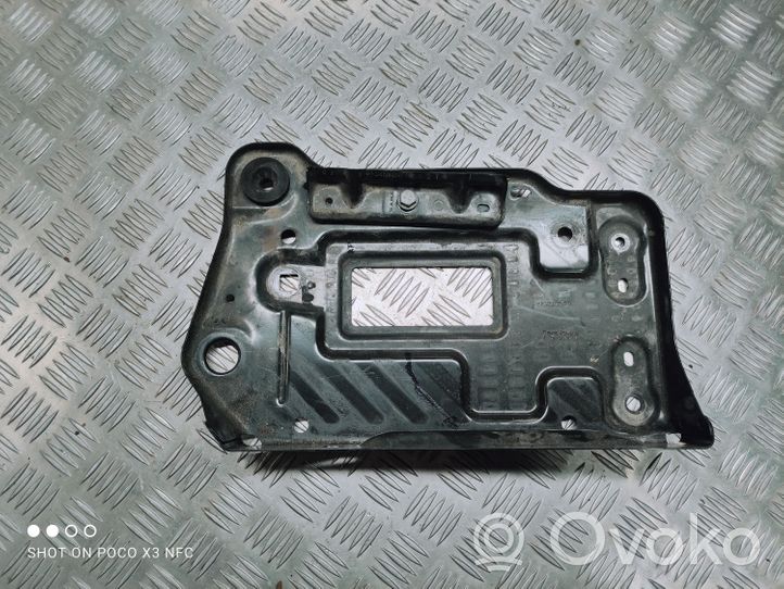 Mercedes-Benz A W176 Boîte de batterie A2466200018