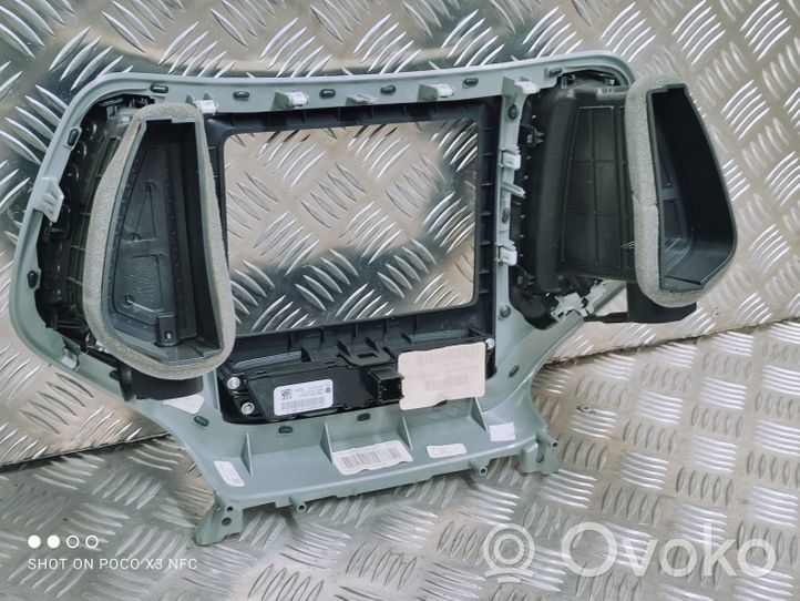 Jeep Cherokee Mascherina unità principale autoradio/GPS 1WG52TRMAA