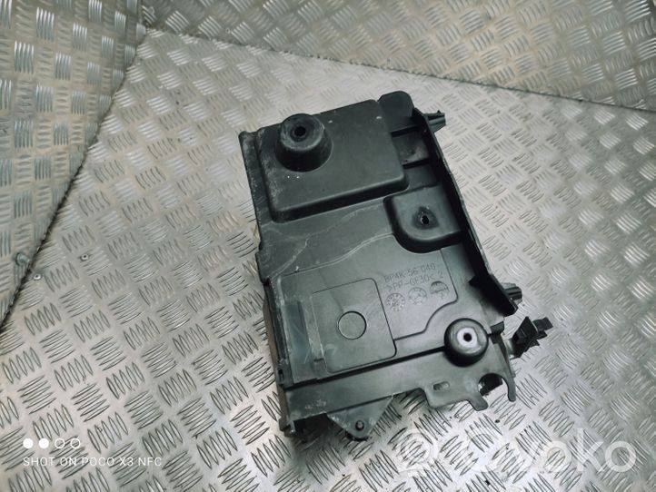 Mazda 3 II Vassoio scatola della batteria BP4K56040