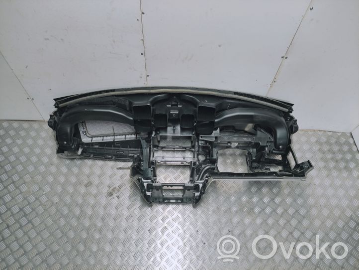 Mercedes-Benz GLK (X204) Panelė A2046805087