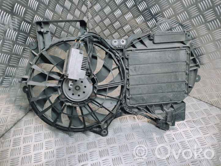 Audi A6 S6 C6 4F Convogliatore ventilatore raffreddamento del radiatore 4F0121003