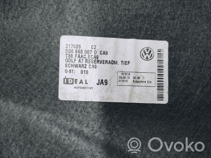 Volkswagen Golf VII Wykładzina podłogowa bagażnika 5G6863007D