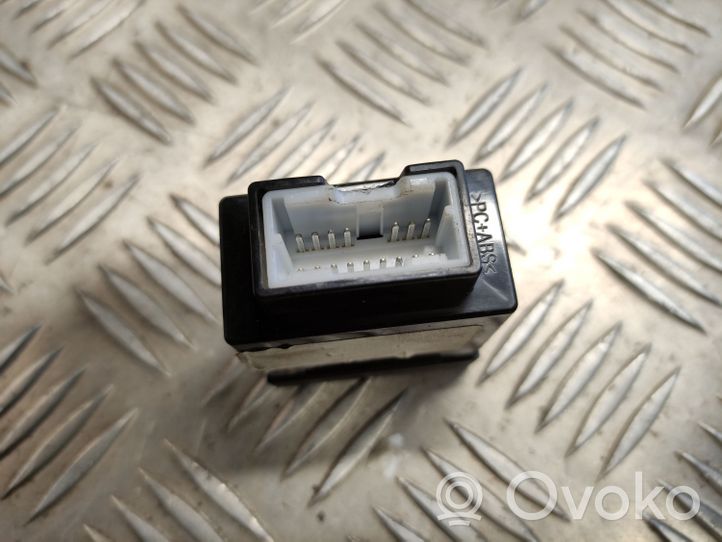 Hyundai ix20 USB socket connector 961201K050