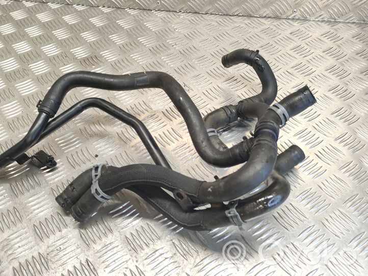 Audi A1 Tuyau de liquide de refroidissement moteur 6R0122157Q