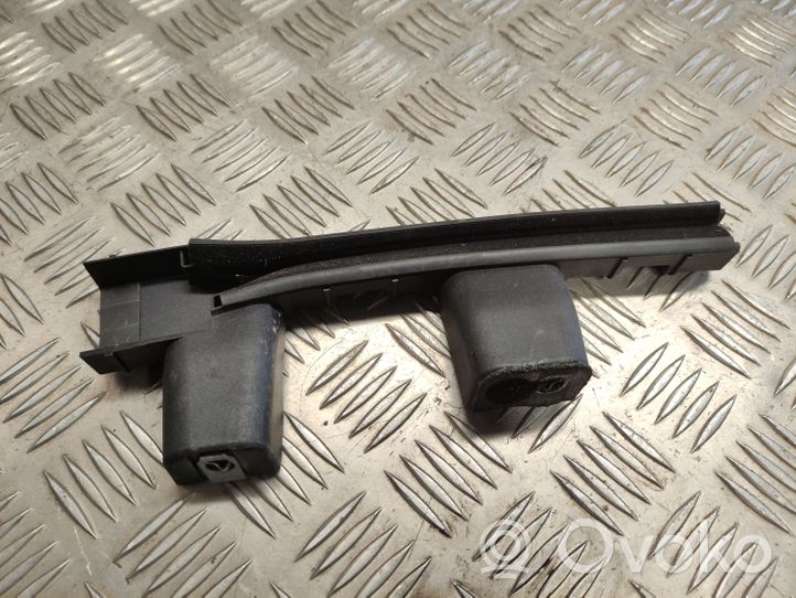 Opel Astra K Rail de pare-brise de porte avant 39056791