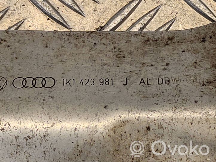 Audi A3 S3 8P Vairo kolonėlės tvirtinimo kronšteinas 1K1423981J