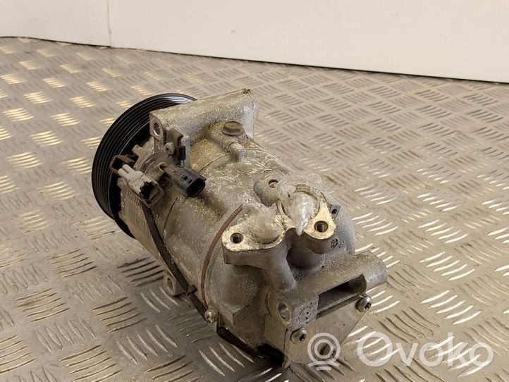 Renault Captur Kompresor / Sprężarka klimatyzacji A/C 926000217r