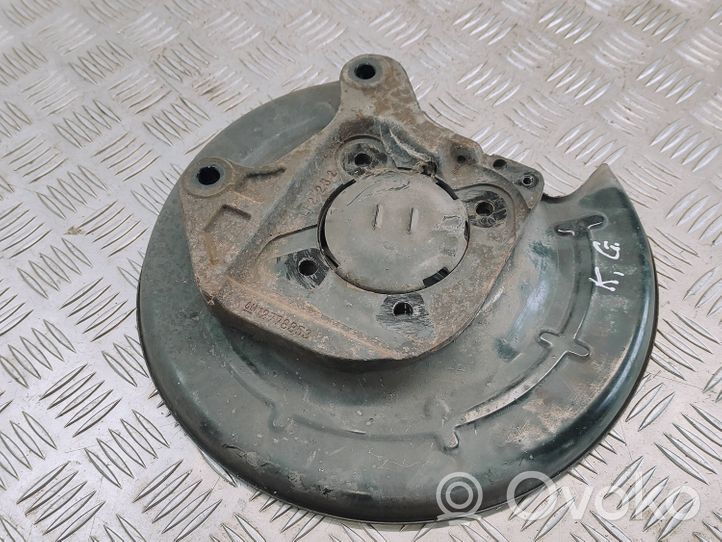 Opel Zafira C Couvercle anti-poussière disque de plaque de frein arrière 13332181