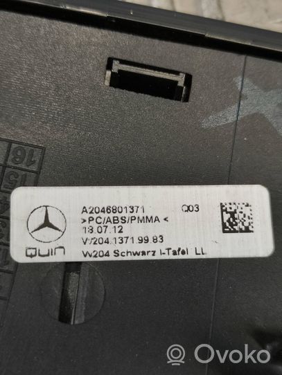 Mercedes-Benz C W204 Rivestimento del vano portaoggetti del cruscotto A2046801371