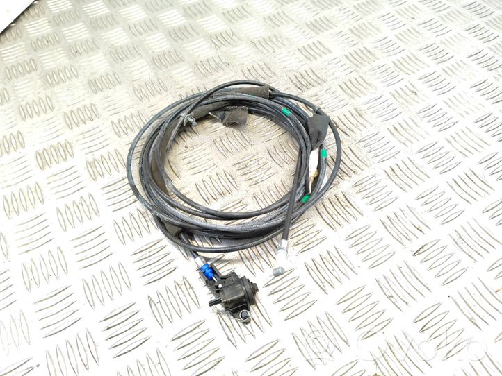 Nissan Juke I F15 Cable de apertura de la tapa del depósito de combustible 34402