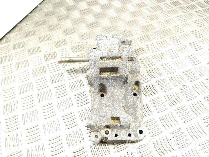 BMW 3 F30 F35 F31 Generator/alternator bracket 7619250