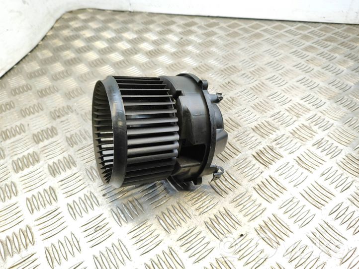 BMW X1 F48 F49 Soplador/ventilador calefacción 9297752