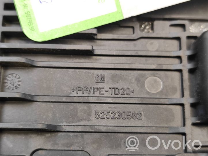 Opel Meriva B Fuse box cover 525230582