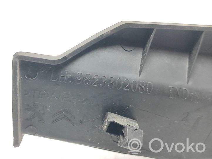 Peugeot 208 Wiper trim 9823302080