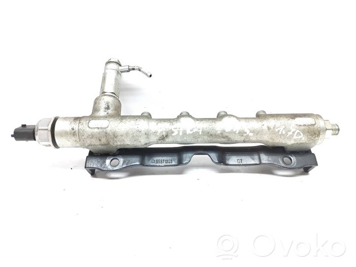 Opel Astra J Tuyau de conduite principale de carburant 55571393