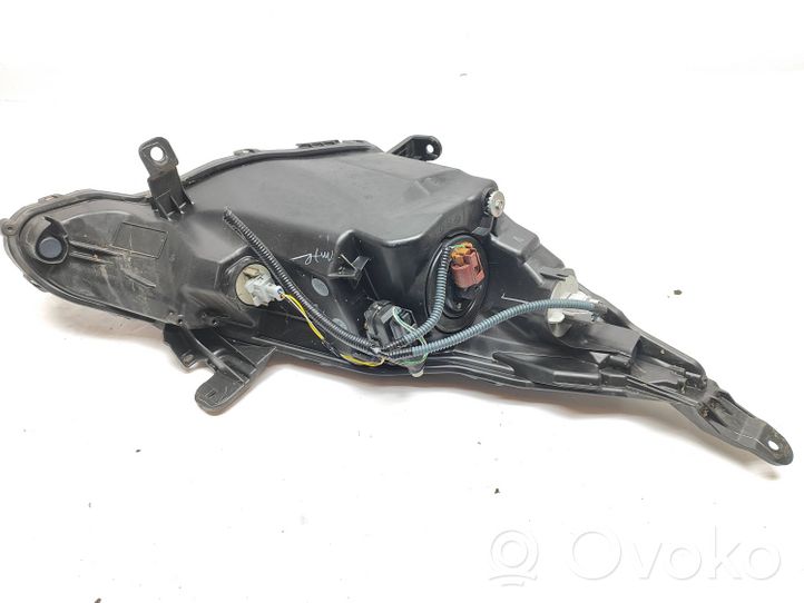 Toyota Aygo AB40 Lampa przednia 