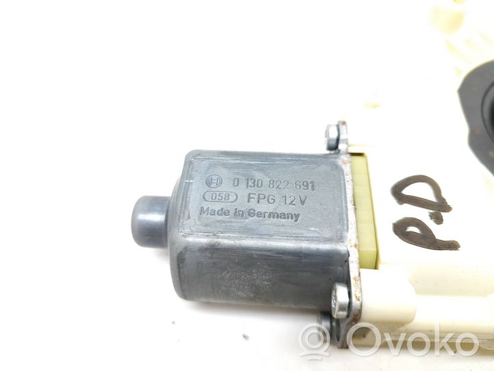 Mercedes-Benz B W246 W242 Moteur de lève-vitre de porte avant 0130822691