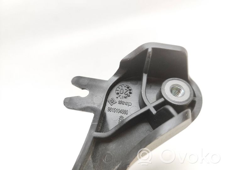 Peugeot 3008 II Supporto della vaschetta del liquido AdBlue 9815104880