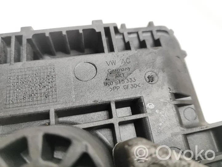 Audi Q3 8U Vassoio scatola della batteria 1K0915333