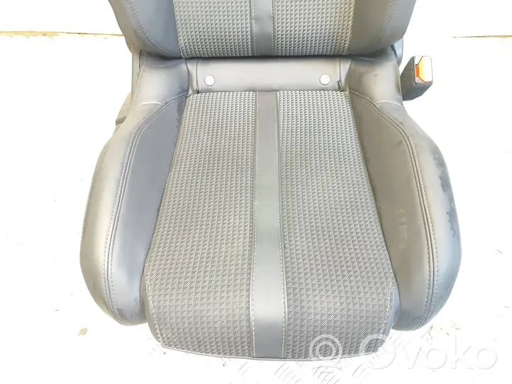 Peugeot 208 Asiento delantero del pasajero 