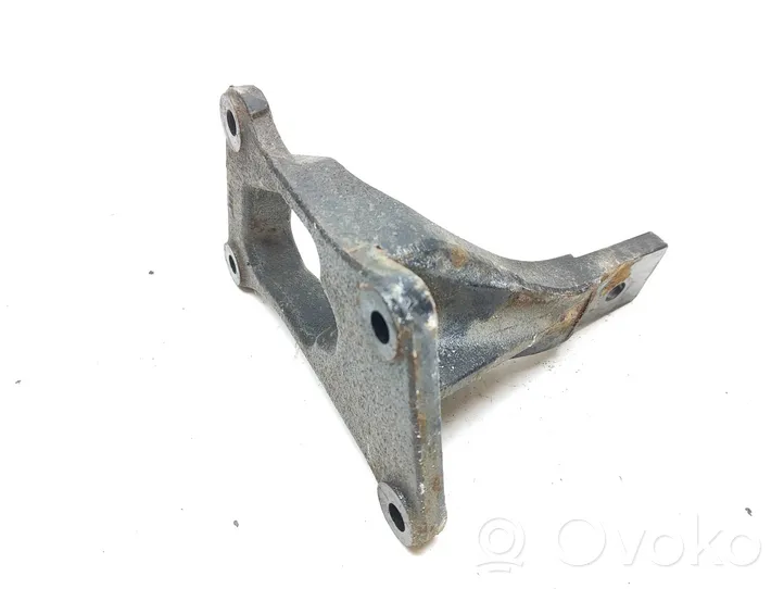 Jeep Wrangler Engine mounting bracket 