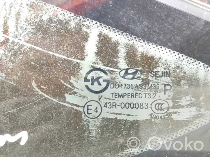 Hyundai i40 Szyba karoseryjna tylna 43R000083