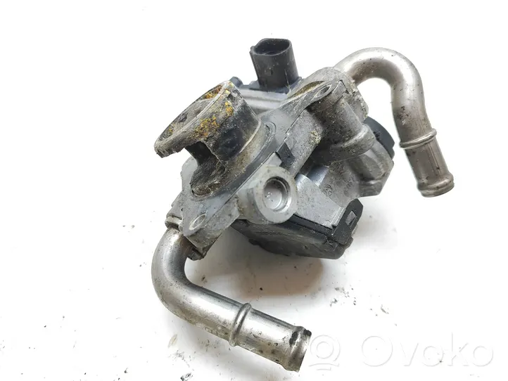 Volkswagen PASSAT B8 EGR valve 04L131501R