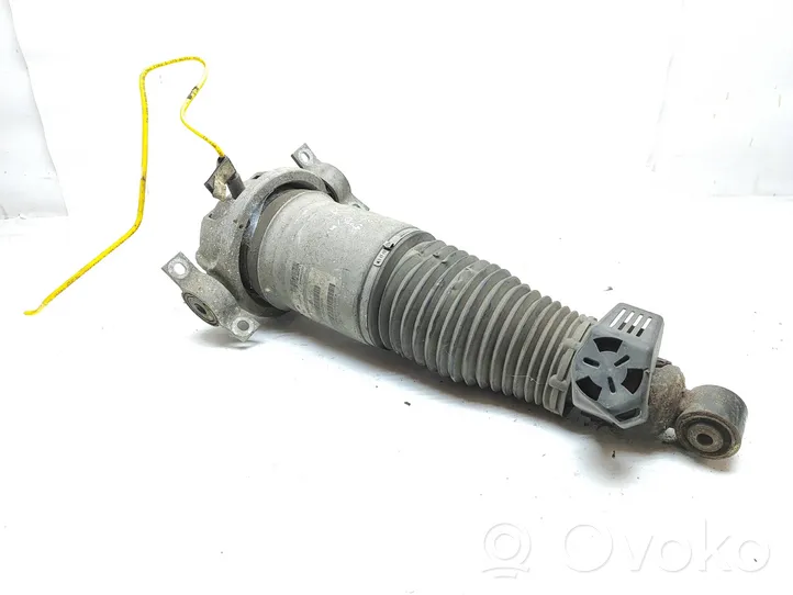 Volkswagen Touareg I Amortisseur de suspension pneumatique 7L6512022E