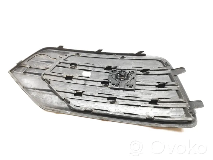 Audi Q3 8U Grille inférieure de pare-chocs avant 8U0807152C