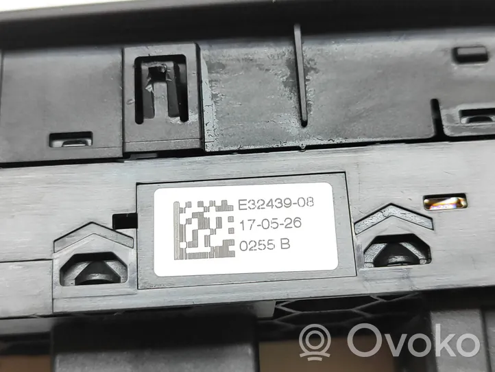 Renault Megane IV Electric window control switch 254012952R