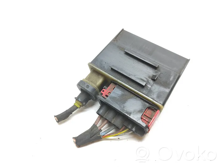 Peugeot 308 Glow plug pre-heat relay 9662570880