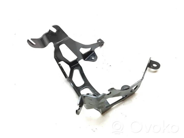 Volkswagen Touareg II Support de pompe de direction assistée 7P0423380