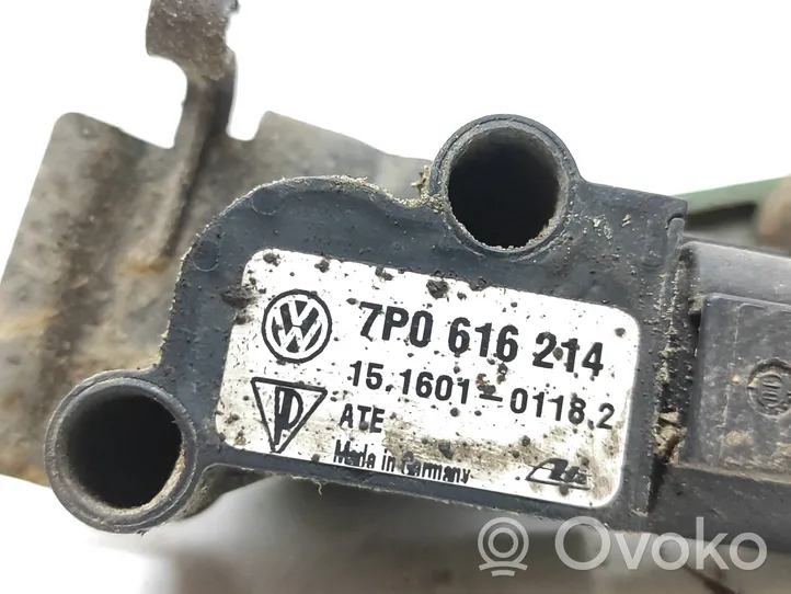 Volkswagen Touareg II Capteur de niveau de phare 7P0616214